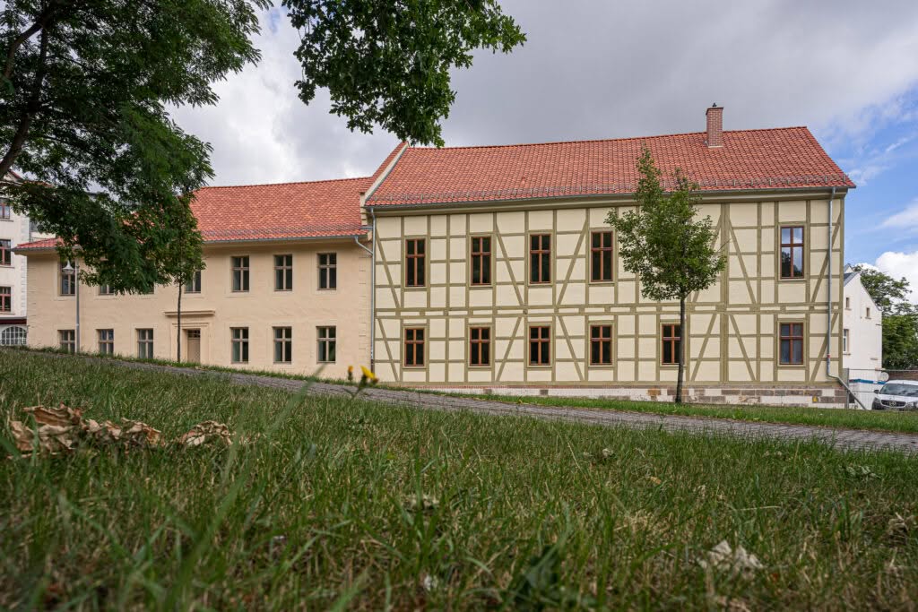 Altes Forsthaus in Blankenburg, ANsicht vom Park aus.